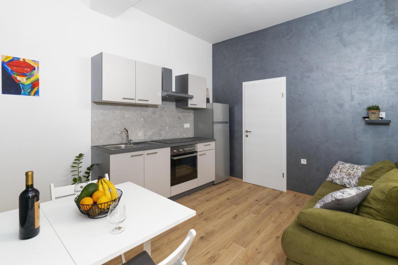Stunning Apartment In Quiet Street Near Center With Free Parking 4 Floor 리예카 외부 사진