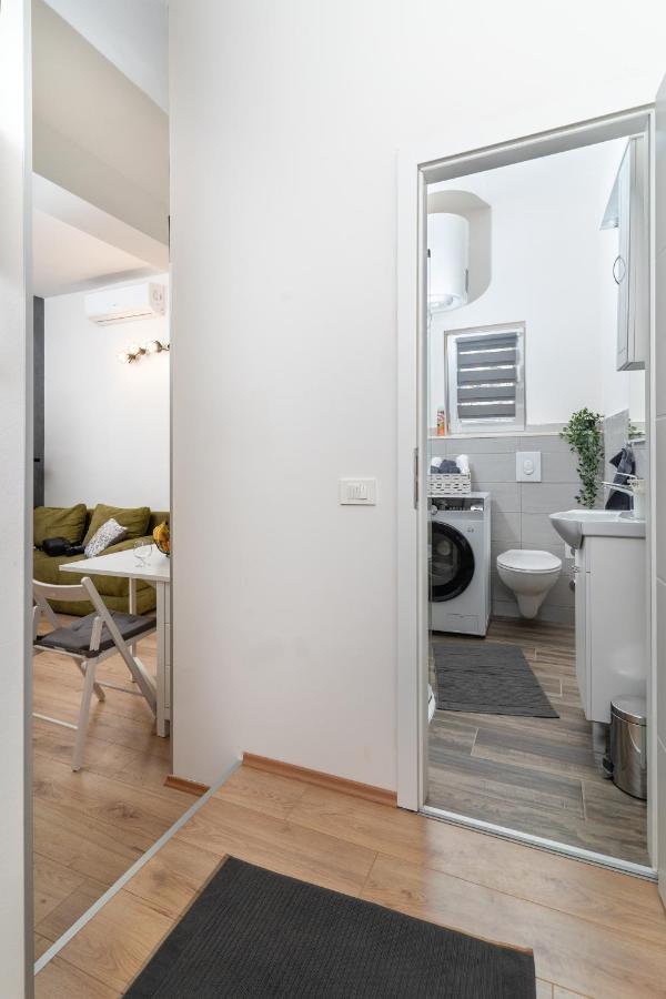 Stunning Apartment In Quiet Street Near Center With Free Parking 4 Floor 리예카 외부 사진